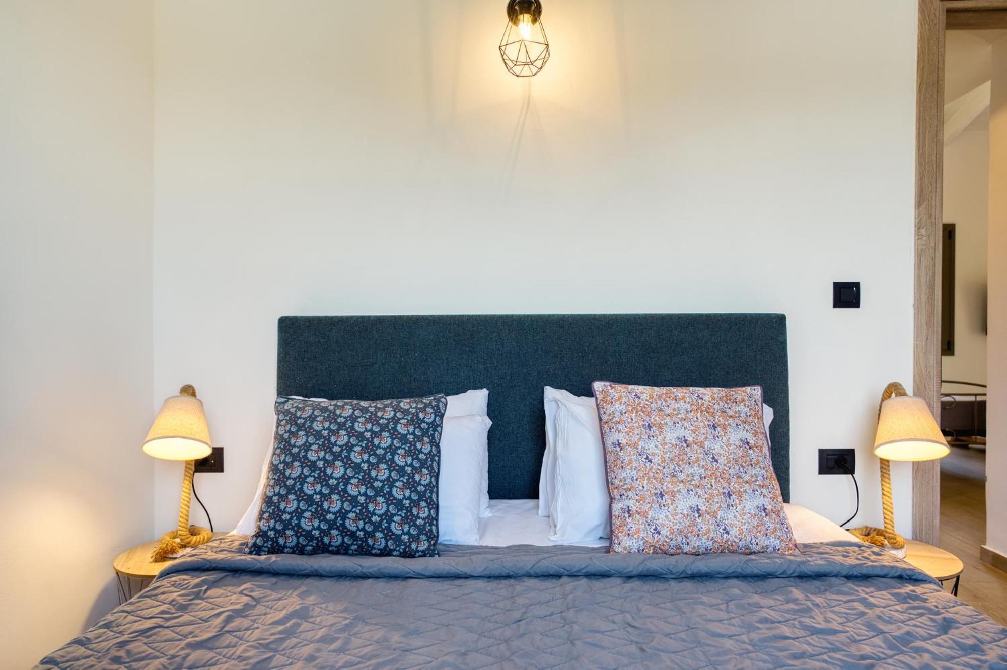 Astarte Villas - Astra Private Villas With Pool Vasilikí Екстериор снимка