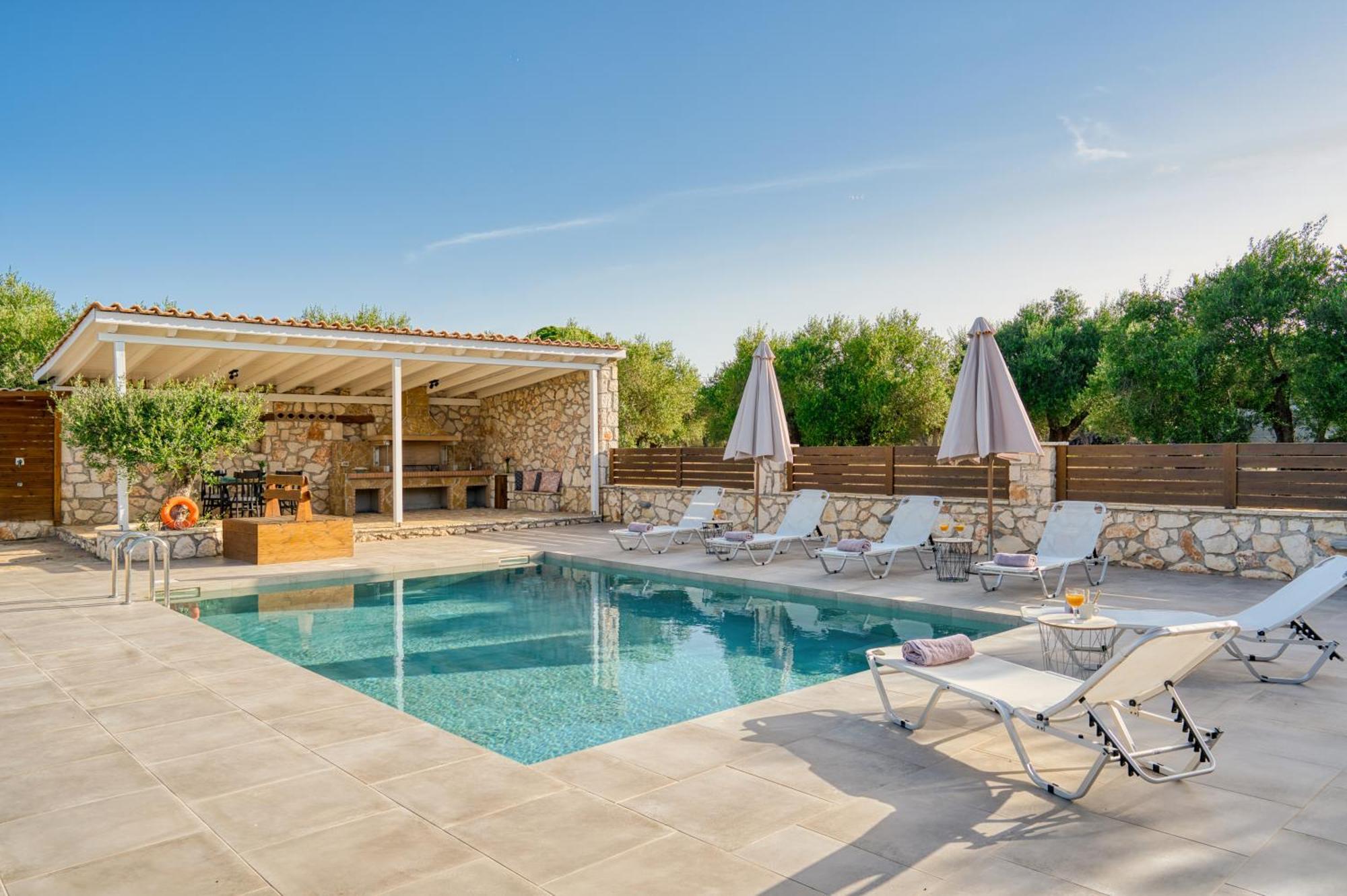Astarte Villas - Astra Private Villas With Pool Vasilikí Екстериор снимка