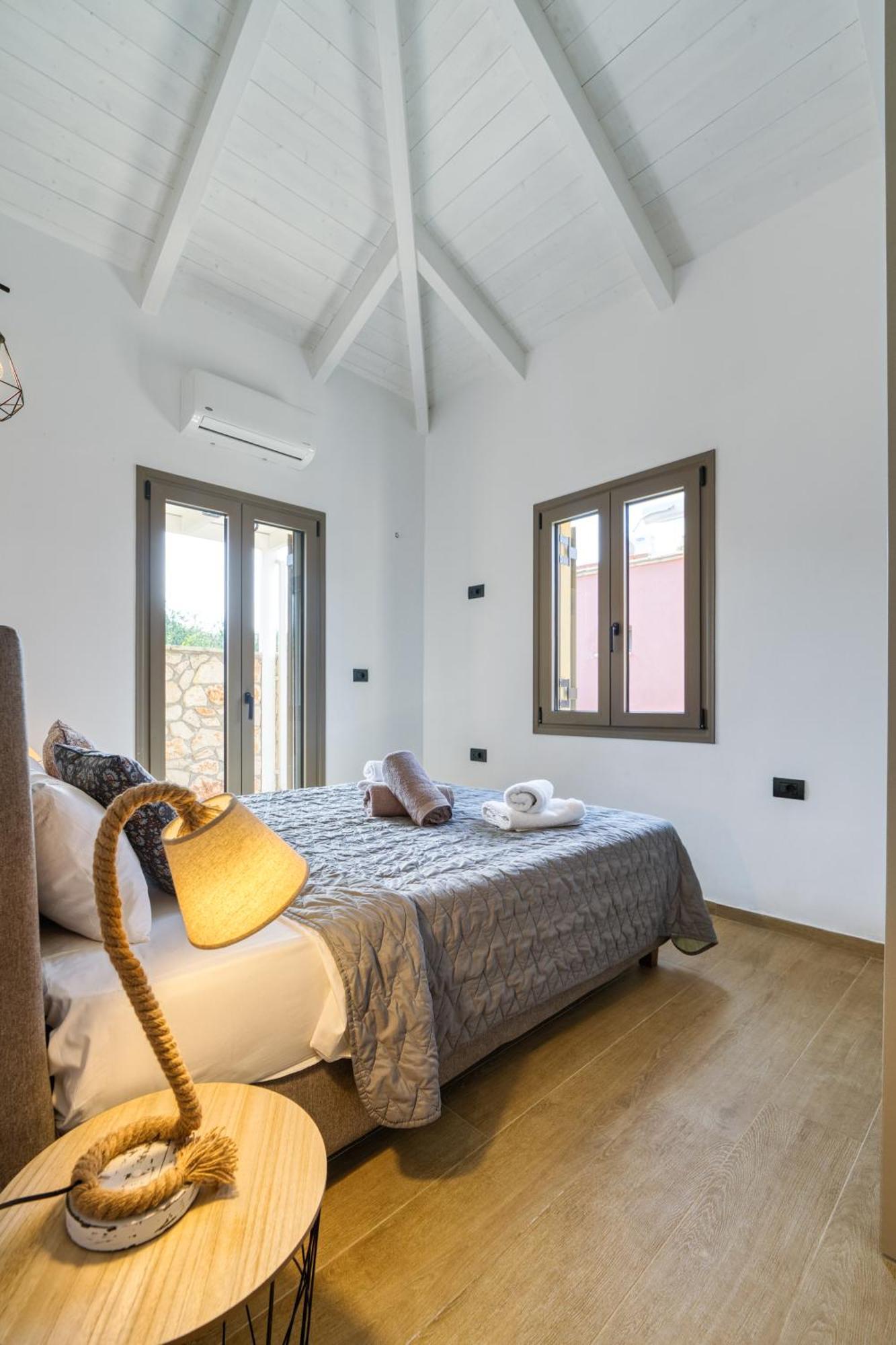 Astarte Villas - Astra Private Villas With Pool Vasilikí Екстериор снимка
