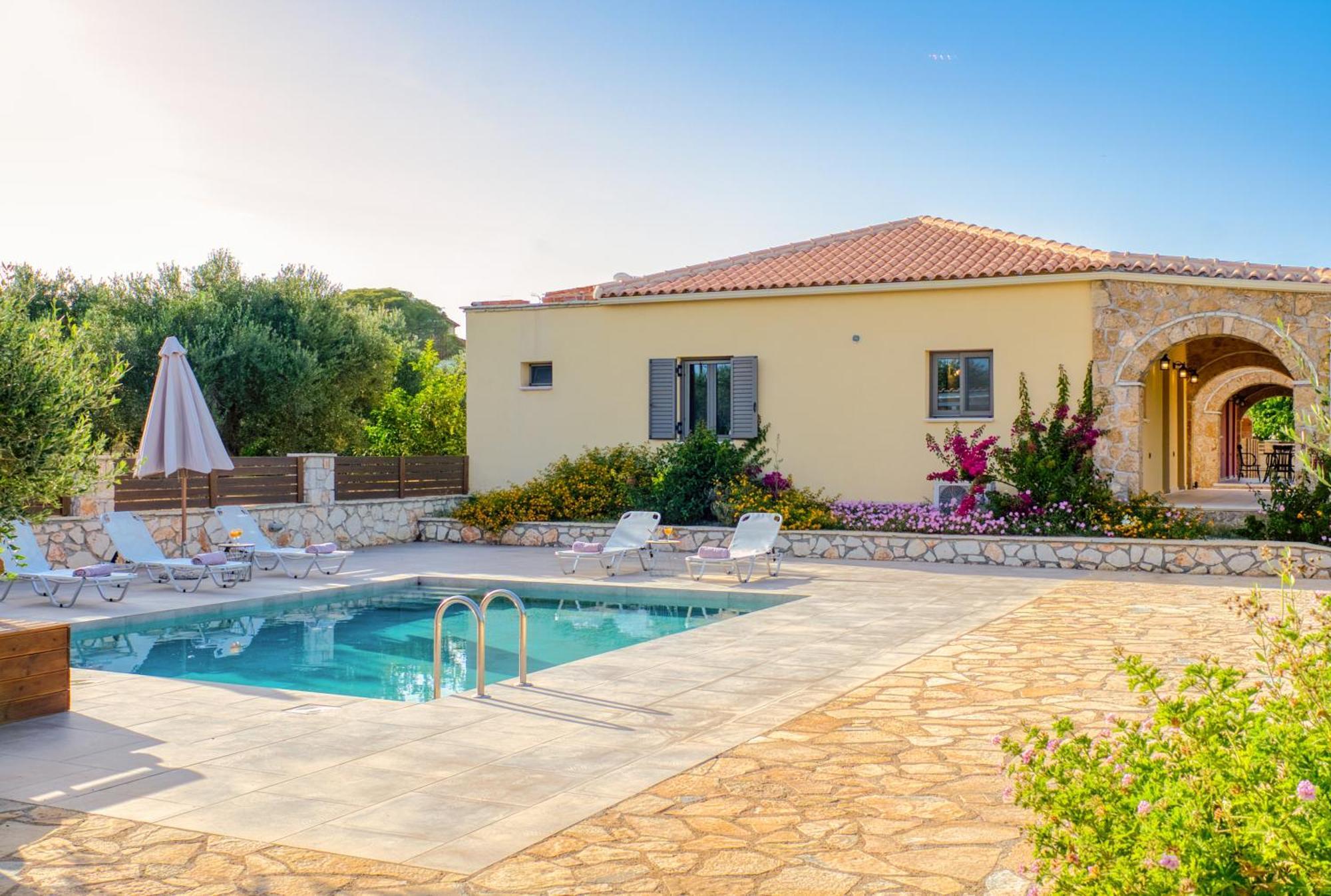 Astarte Villas - Astra Private Villas With Pool Vasilikí Екстериор снимка